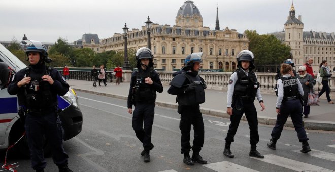 Cuatro policías muertos en un ataque con cuchillo en una comisaría de París