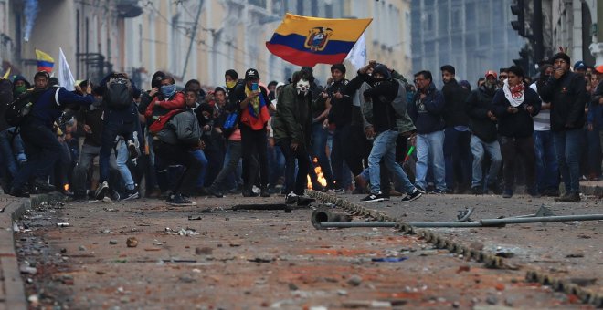 Las protestas en Ecuador por la subida del precio del combustible, en imágenes