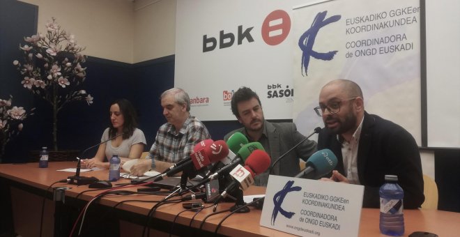 Las ONG vascas hacen autocrítica sobre su papel durante los años de ETA: "No hemos estado a la altura"