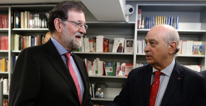 Fernández Díaz vuelve a negar las 'cloacas' y amaga con revelar quién filtró a 'Público' su conversación con De Alfonso