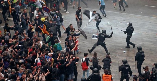 La PDLI pide explicaciones a Interior y a los Mossos por las agresiones a periodistas