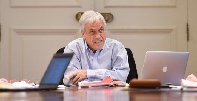 Piñera pide perdón y anuncia una "agenda social", pero mantiene al Ejército en la calle