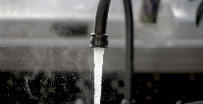 La Asamblea de Madrid fomentará el agua de grifo en restaurantes y edificios públicos