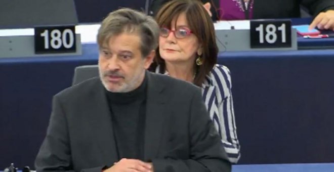 Hermann Tertsch la monta en el Parlamento Europeo por la exhumación de Franco