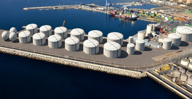 Depósitos de combustible en el puerto de Alicante: la nueva ofensiva contra la seguridad de los ciudadanos
