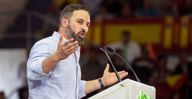 Abascal critica la propuesta de castigar la exaltación del franquismo: "Nos amenazan con el Código Penal"