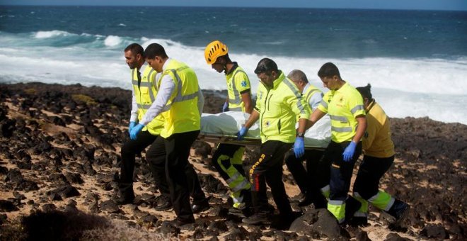 Ascienden a nueve los migrantes fallecidos en el naufragio junto a la costa de Lanzarote
