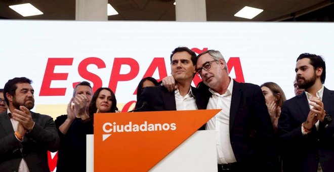 Decepción, euforia, sorpresa o resignación: las reacciones de los partidos a los resultados electorales