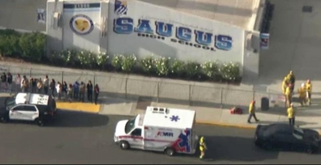 Un estudiante de 16 años mata a dos adolescentes en un tiroteo en una escuela de California