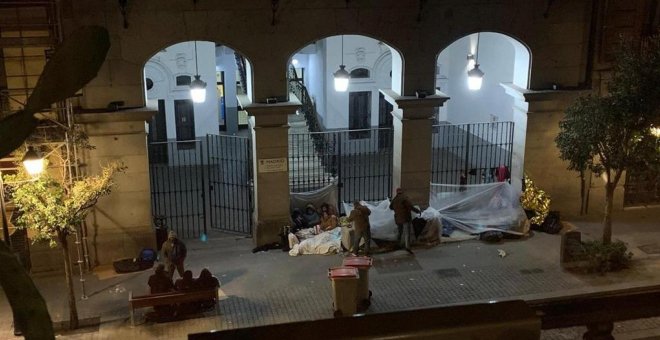 Módulos prefabricados ante el colapso de los servicios acogida: los refugiados estrenan 'hogar' en Madrid