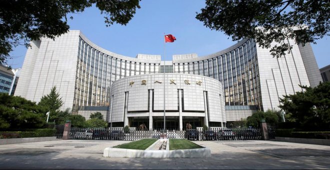 China recorta los tipos de referencia para los préstamos bancarios para apuntalar una titubeante economía