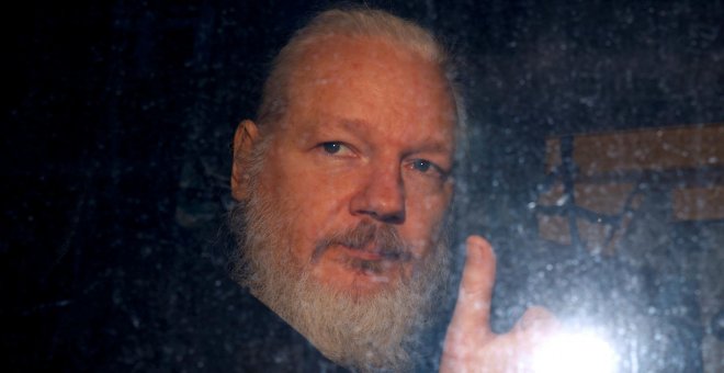 Assange rechaza su extradición a EEUU y considera que las acusaciones en su contra están "políticamente motivadas"