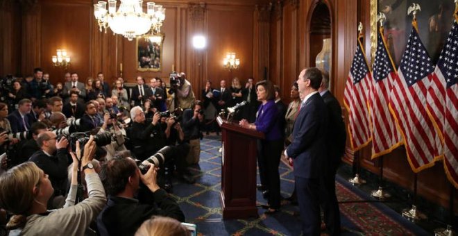 Los demócratas acusan a Trump de abuso de poder y obstrucción al Congreso