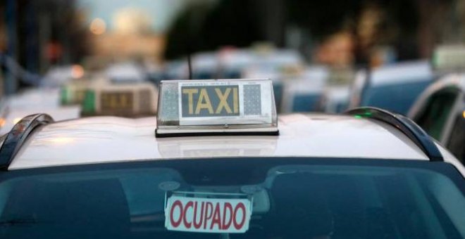 Los taxistas de Madrid rechazan 132.000 euros en ayudas para que se destinen a la Sanidad