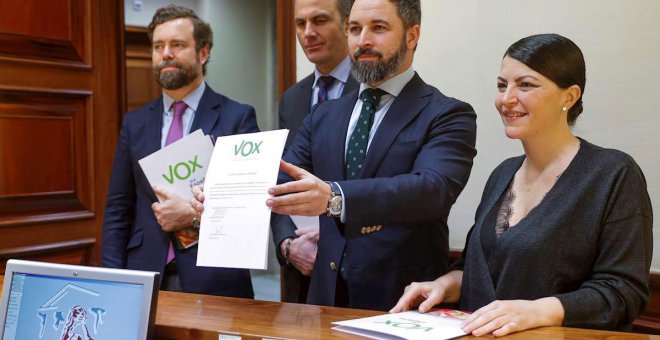 Órdago de Vox a Ayuso: o aplica la censura parental o se queda sin presupuestos