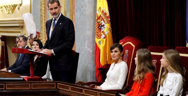 Felipe VI logra el aplauso de todo el Gobierno, pero no del grupo Unidas Podemos