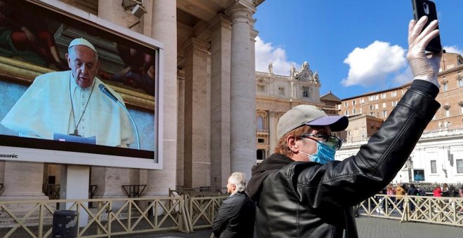 El coronavirus obliga al papa Francisco a oficiar misa por 'streaming'