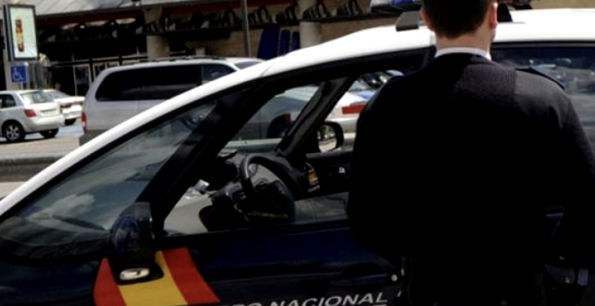 Detenidos en Tenerife el joven que alardeó en redes de saltarse el confinamiento y la empleada de un hospital que robaba mascarillas para venderlas