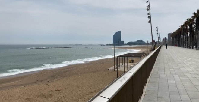 Los barceloneses podrán pasear por la playa y en todos los parques a partir del miércoles