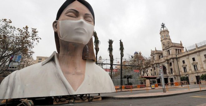 Las Fallas vuelven desde los balcones de la Comunitat Valenciana