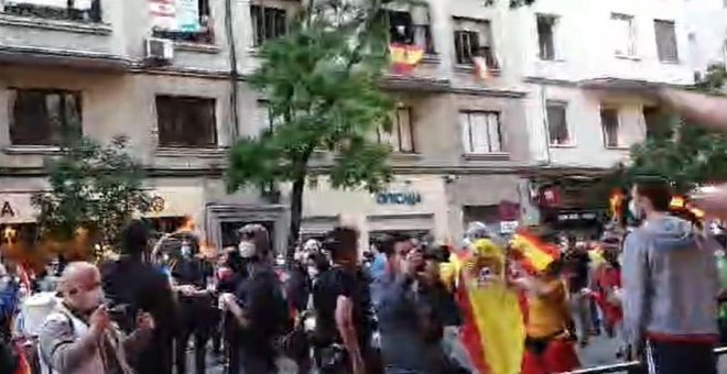 DIRECTO | Protesta en Madrid contra el Gobierno frente a la sede del PSOE