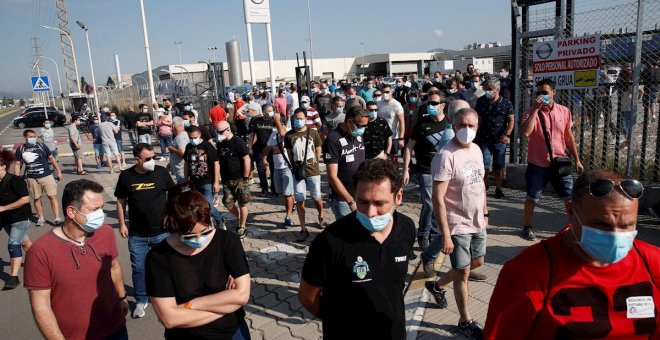 Los trabajadores de Nissan protestan contra el cierre de las plantas en Barcelona