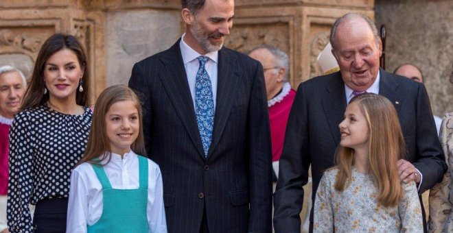 La luna de miel de lujo de Felipe y Letizia fue pagada por Juan Carlos I y una empresa y otras noticias destacadas del fin de semana