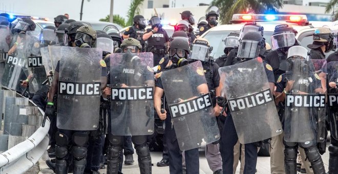 Mineápolis y Nueva York prohibirán a la Policía hacer uso de los estrangulamientos durante las detenciones