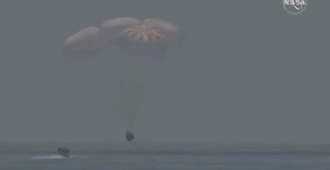La cápsula Dragon Endeavour de SpaceX regresa a la Tierra tras una misión histórica