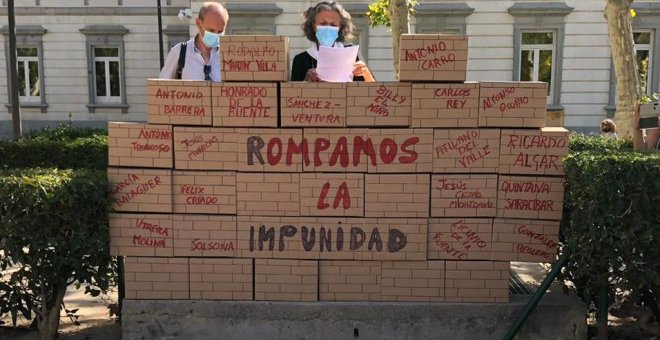 El exministro Martín Villa, a la espera de la decisión judicial tras declararse inocente ante Servini