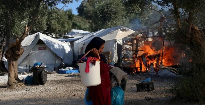 Habitantes de Lesbos impiden a MSF acceder al campamento destruido para poder dar atención médica a los migrantes