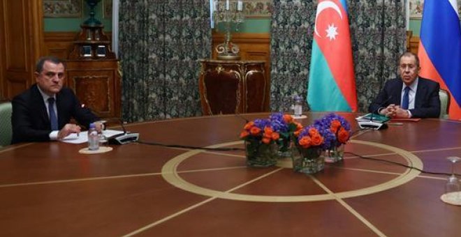Azerbaiyán y Armenia acuerdan el alto el fuego, que entra en vigor este sábado