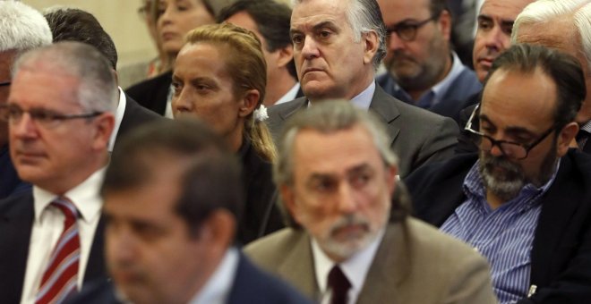 El PP pide a Bárcenas que revele con quién de la actual directiva negoció "enterrar el hacha de guerra"