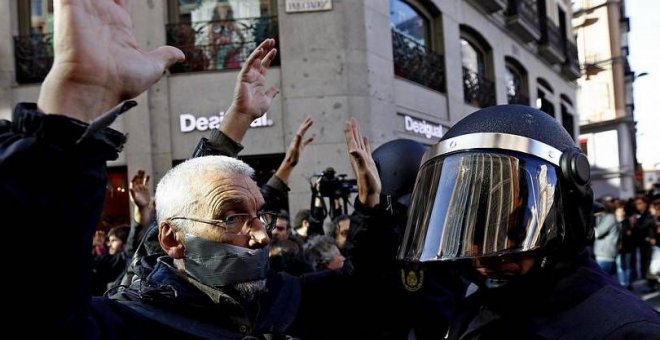 Más de un tercio de las sanciones por la 'ley mordaza' fueron por desobediencia y faltas de respeto a policías