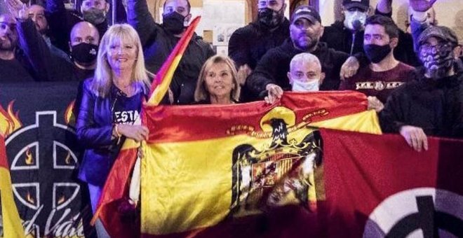 Asociaciones valencianas identifican y denuncian por apología del franquismo a ultras de la marcha en Benimaclet