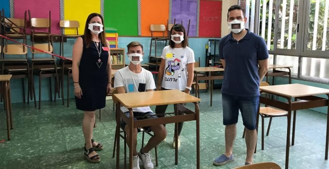 Fundación Universia lleva las mascarillas "comunicativas" a los campus para que los universitarios sordos puedan "ver" las palabras