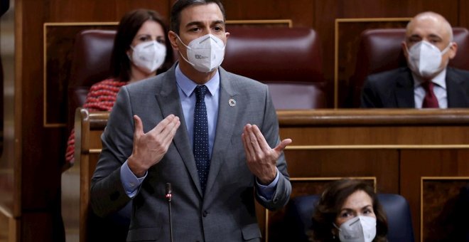 Sánchez, a Casado: "Incluso el señor Abascal le da lecciones de responsabilidad con el país y de sentido de Estado"