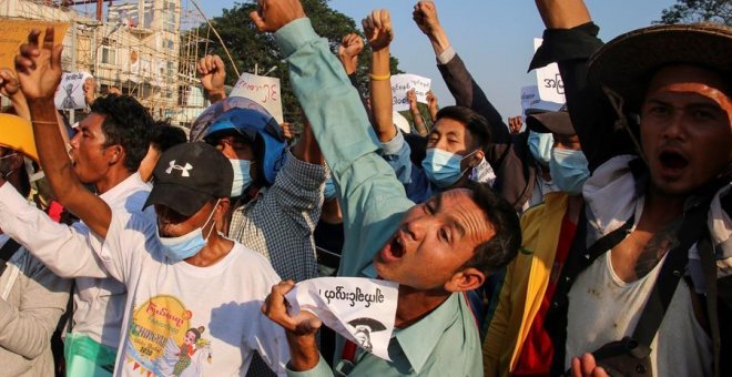 Estados Unidos sanciona al líder del golpe en Myanmar y a otros nueve oficiales