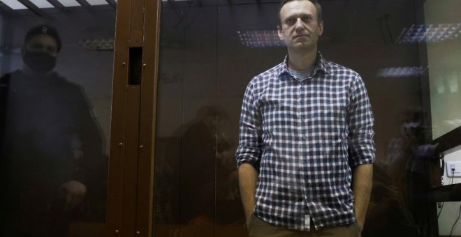 El opositor ruso Navalny, en huelga de hambre, trasladado a un hospital para presos