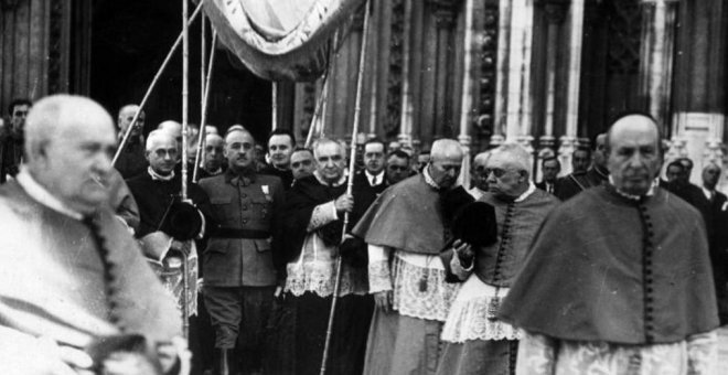 Los obispos se ponen de perfil ante la propuesta de hacer santo a Franco