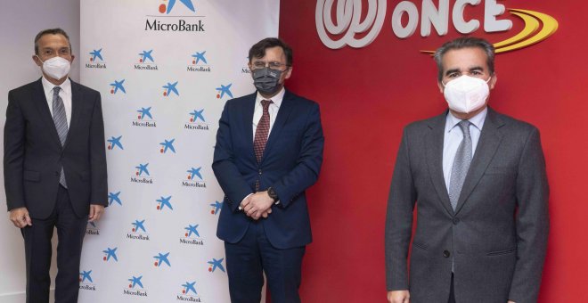 La Fundación ONCE y MicroBank suscriben un convenio de colaboración para fomentar el autoempleo y la actividad emprendedora de las personas con discapacidad