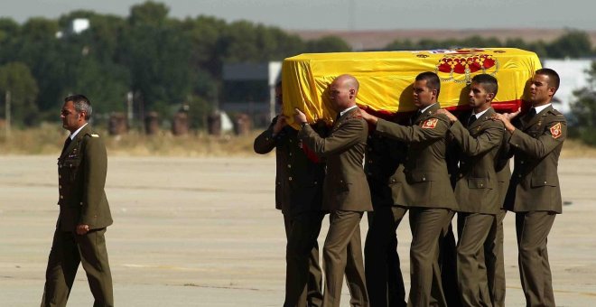 Pérdidas humanas y secretos sin revelar: España se va de Afganistán con más preguntas que respuestas