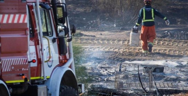 Un incendio en un asentamiento chabolista de Huelva deja a la intemperie a 180 migrantes