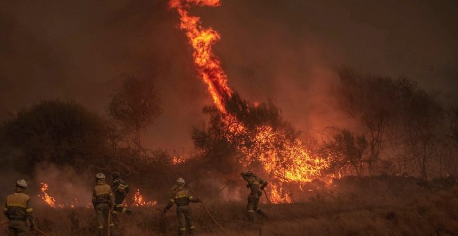 Los bomberos forestales denuncian falta de personal: "Nos estamos jugando la vida"