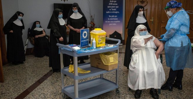 Ayuso priorizó a las congregaciones religiosas frente a las residencias y a los sanitarios como marcaba el protocolo