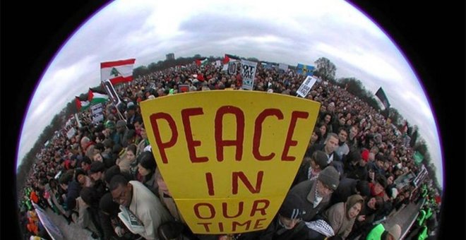 "Desde anarquistas hasta católicos": los informes de la red de embajadas de EEUU sobre las protestas contra la guerra de Irak