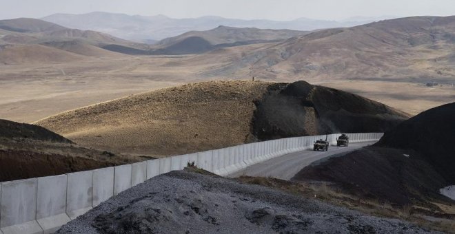 Turquía levanta un muro con la frontera iraní para bloquear el flujo migratorio afgano
