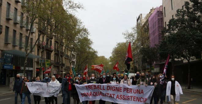 Mobilització per reclamar més inversió en sanitat i un sistema sanitari 100% públic