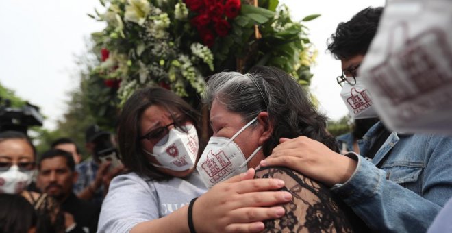Los afectados del accidente de metro en México piden justicia un año después