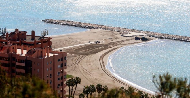 Detienen a tres jóvenes por una violación grupal en una playa de Málaga